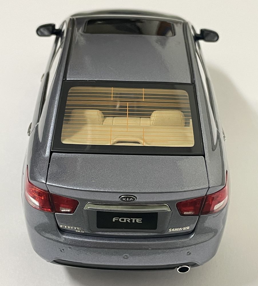 希少 起亜 フォルテ 1/18 ミニカー 販促品 KIA FORTEの画像4