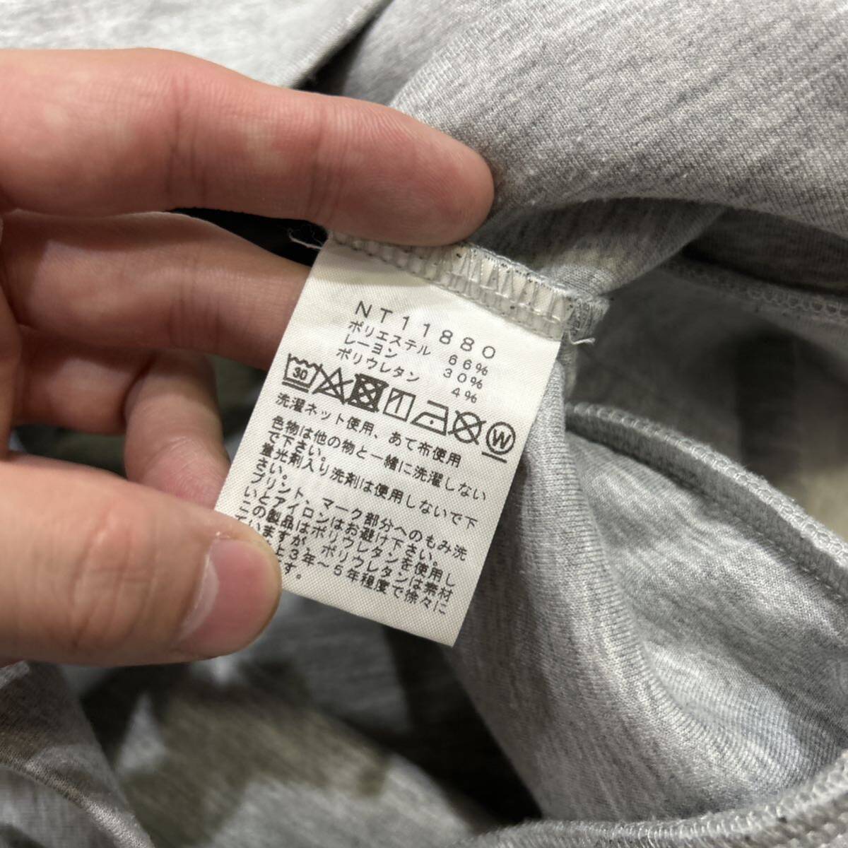 1 ■ '人気モデル '着心地抜群' THE NORTH FACE ノースフェイス Tech Air Sweat Hoodie テックエアスウェットフーディー M 上着 NT11880の画像7