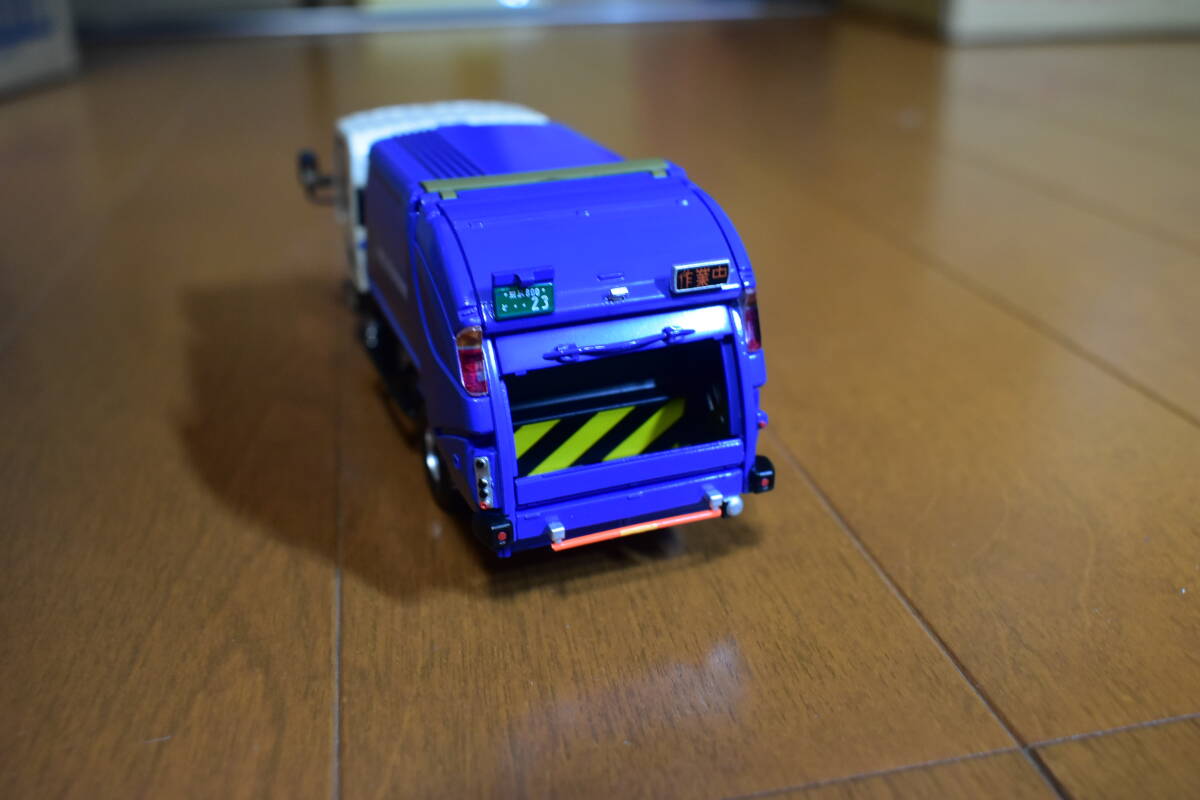 Yahoo!オークション - 1/43 京商 いすゞ エルフ 清掃車 パッカー Yahoo!オークション - 1/43 京商 いすゞ エルフ 清掃車 パッカー