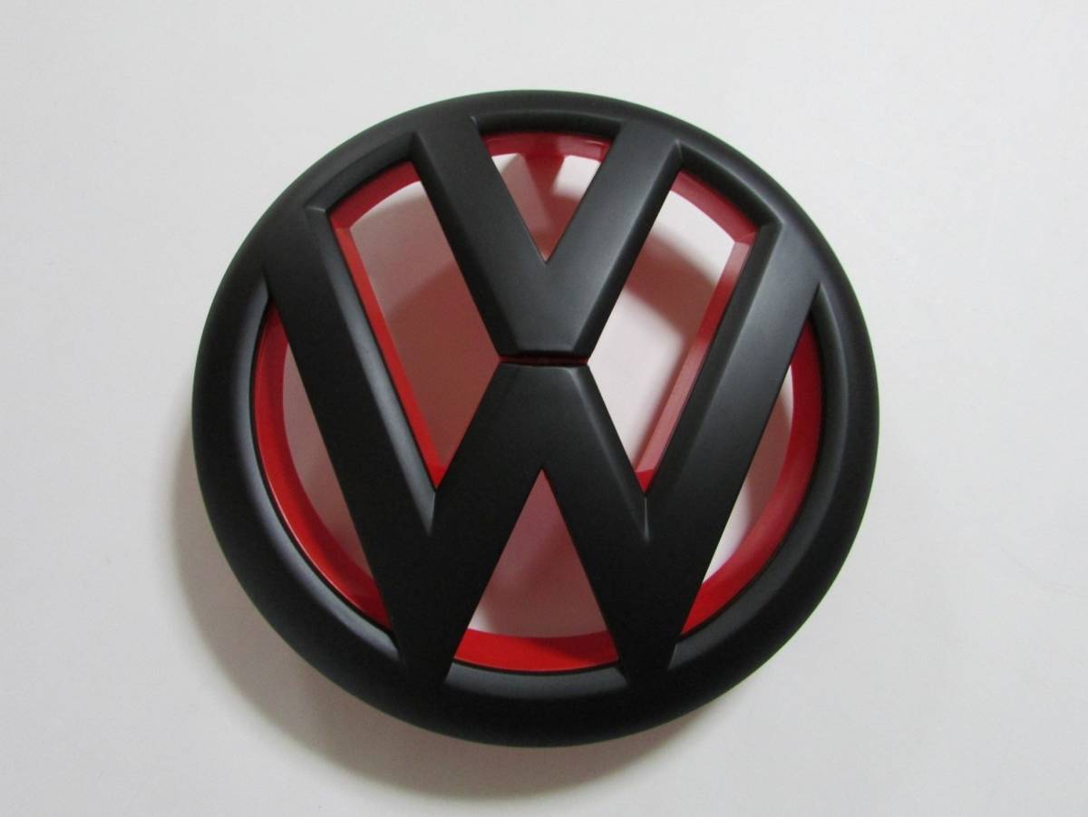 VW フォルクスワーゲン フロントエンブレム ゴルフ6 マットブラック×レッド_画像1