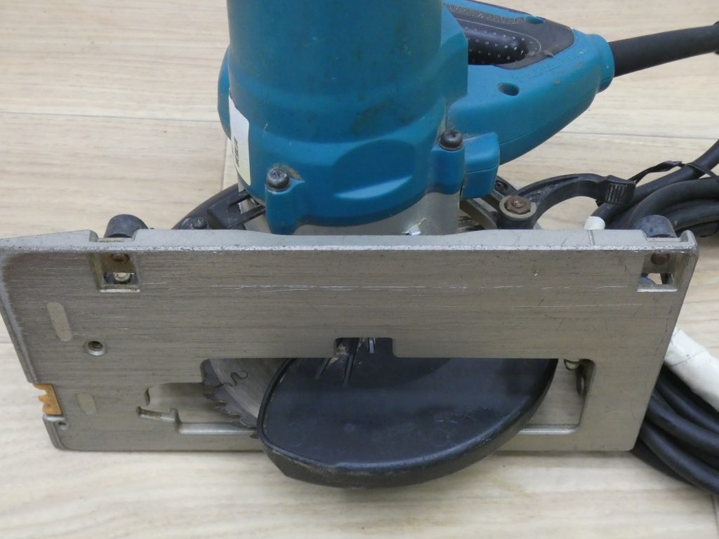 Y968Yちょる【電動工具】makita　165mm 丸ノコ　5730　100V　12A　50/60Hz　1140W　5500min-1　木工用　超硬丸ノコ　動作確認済　マキタ_画像5