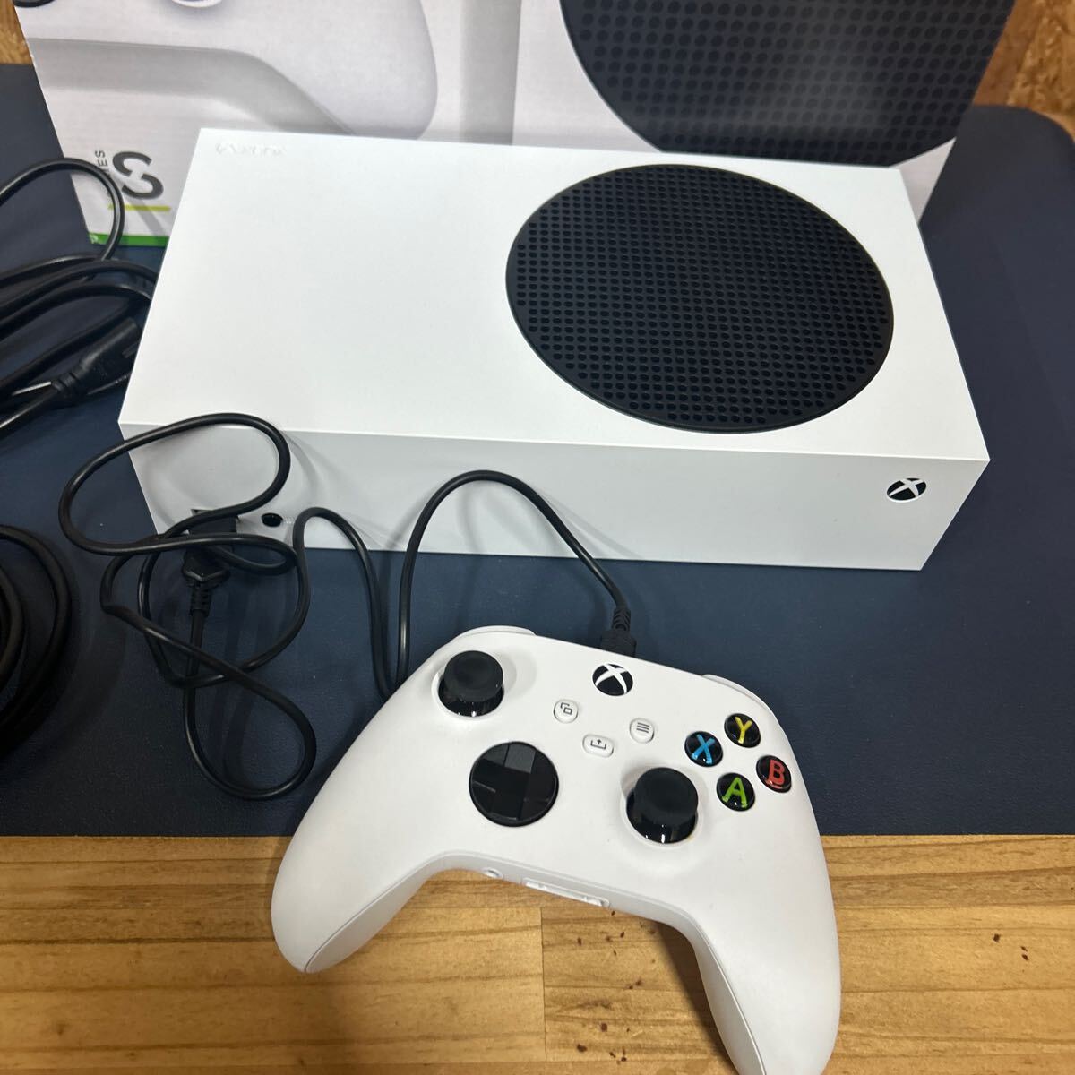 1円スタート Xbox Series S (512 GB) スターターバンドル