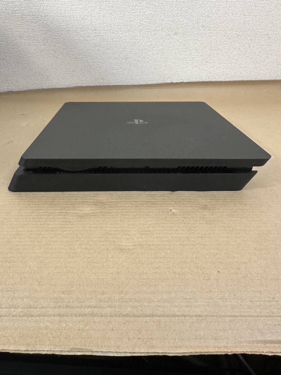 T【中古品】SONY PlayStation4 CUH-2200A 500GB ブラック コントローラー2個 コード 箱付 初期化済 通電動作確認済の画像4