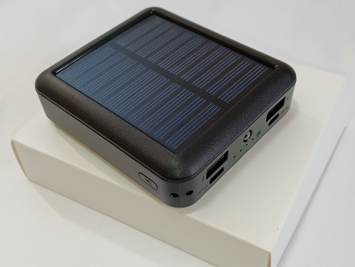 ソーラーチャージャー 小型ケーブル内蔵 モバイルバッテリー 軽量15000mAh 充電急速充電 携帯便利 LEDライトLightning/Typec/Micro USB A45の画像8