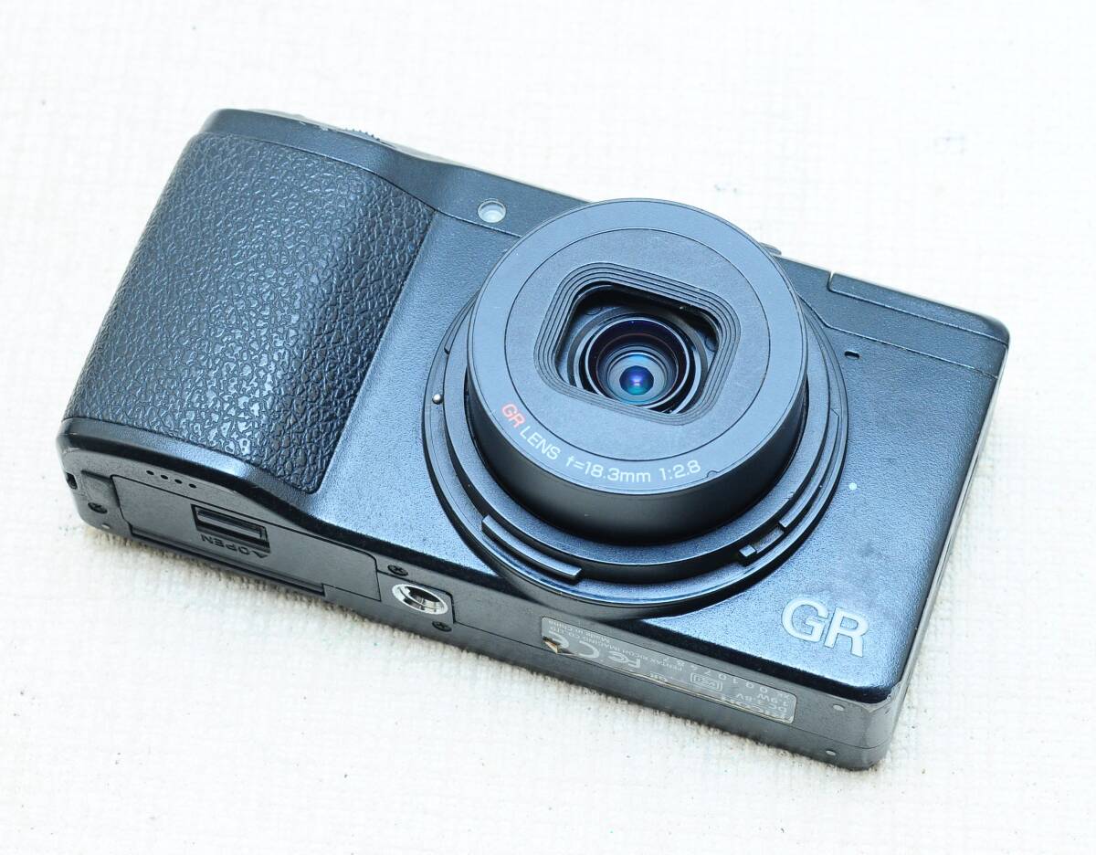 RICOH GR first generation once operation goods, but with defect 