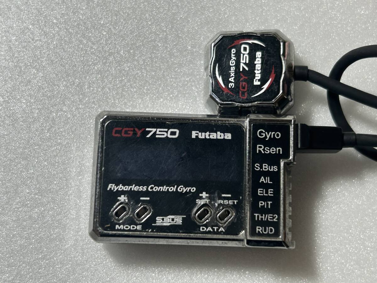 フタバ Futaba 3軸ジャイロ CGY750 V2.0 中古の画像2