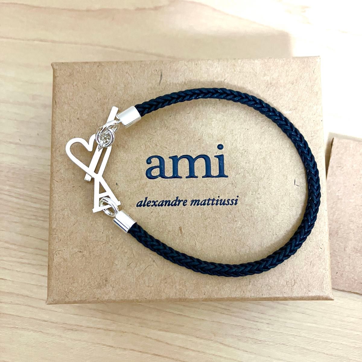 新品 AMI DE COEUR コード ブレスレット アミパリス Ami 新品 AMI DE COEUR コード ブレスレット アミパリス Ami