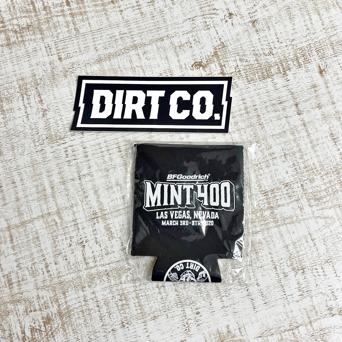 ミント400 クージー (缶ホルダー) & Dirt Co. ステッカー デカール 2点セット BFグッドリッチ MINT400 アメリカンデザートレースの画像1