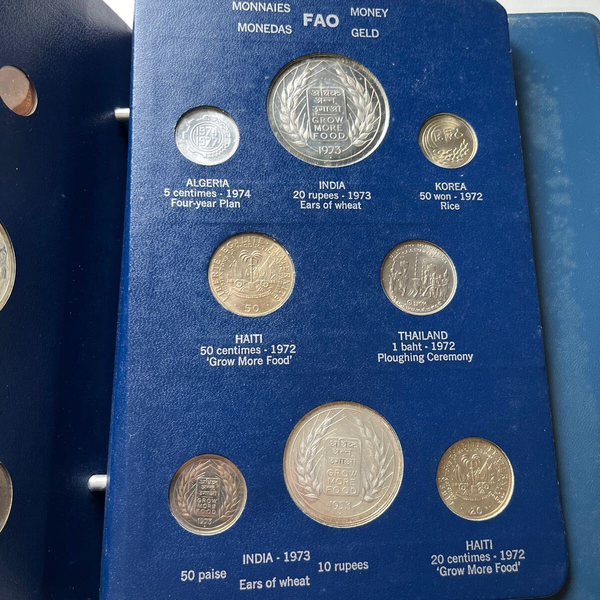 FAO MONEY ALBUM 海外 銀貨　コインアルバム 外国 コレクション 世界の硬貨 まとめて 貨幣 FIAT PANIS ファイル coin silver bronze★11_画像8