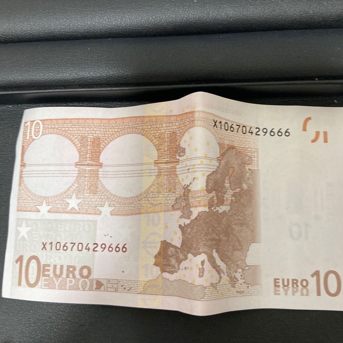 ※13412 ユーロ紙幣 外国紙幣  90ユーロの画像10