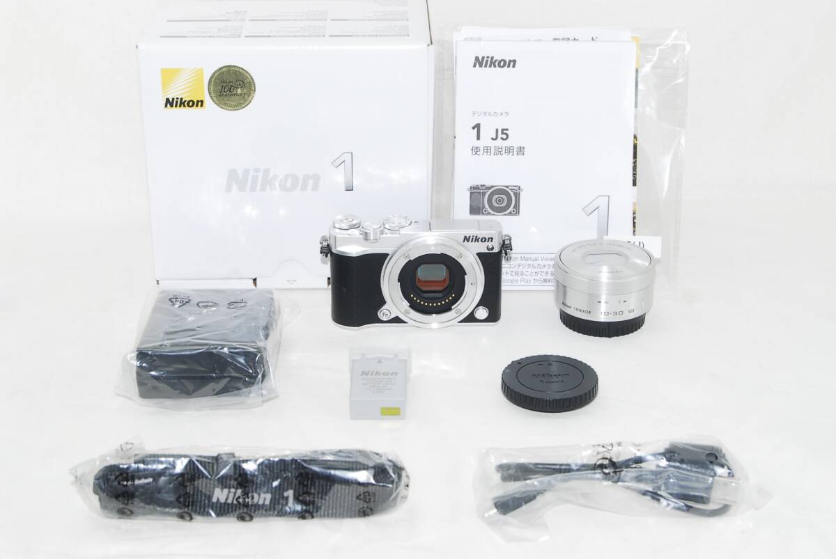 ★極美品★NIKON ニコン 1 J5 10-30mm 標準パワーズームレンズキット シルバー 元箱付き♪の画像1