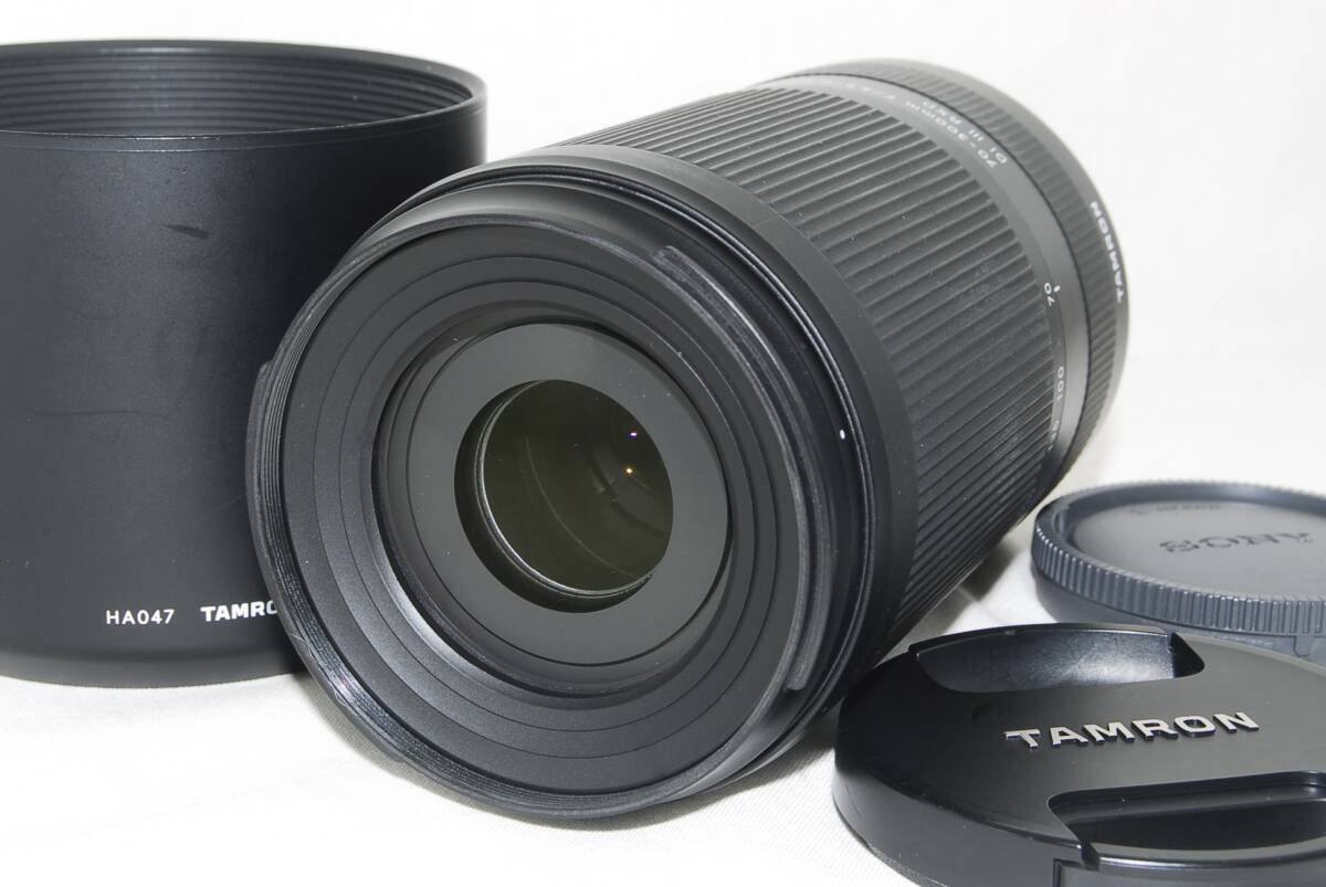 * superior article *TAMRON Tamron 70-300mm F4.5-6.3 Di III RXD SONY Sony E mount with a hood .!