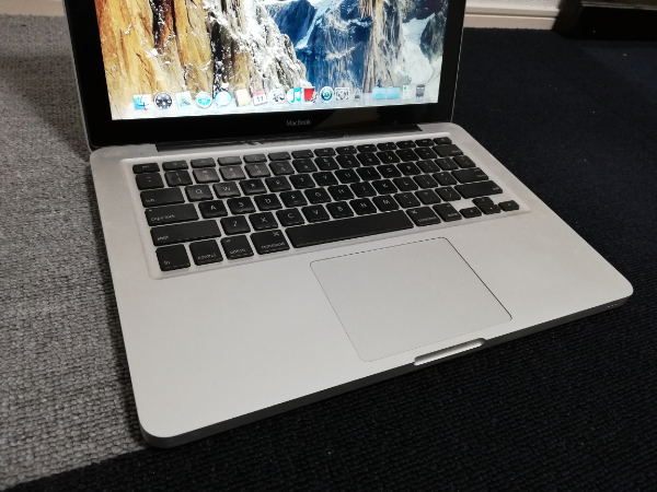 Apple　MacBook　アルミニウムモデル☆　即決/即日発送☆04_画像2