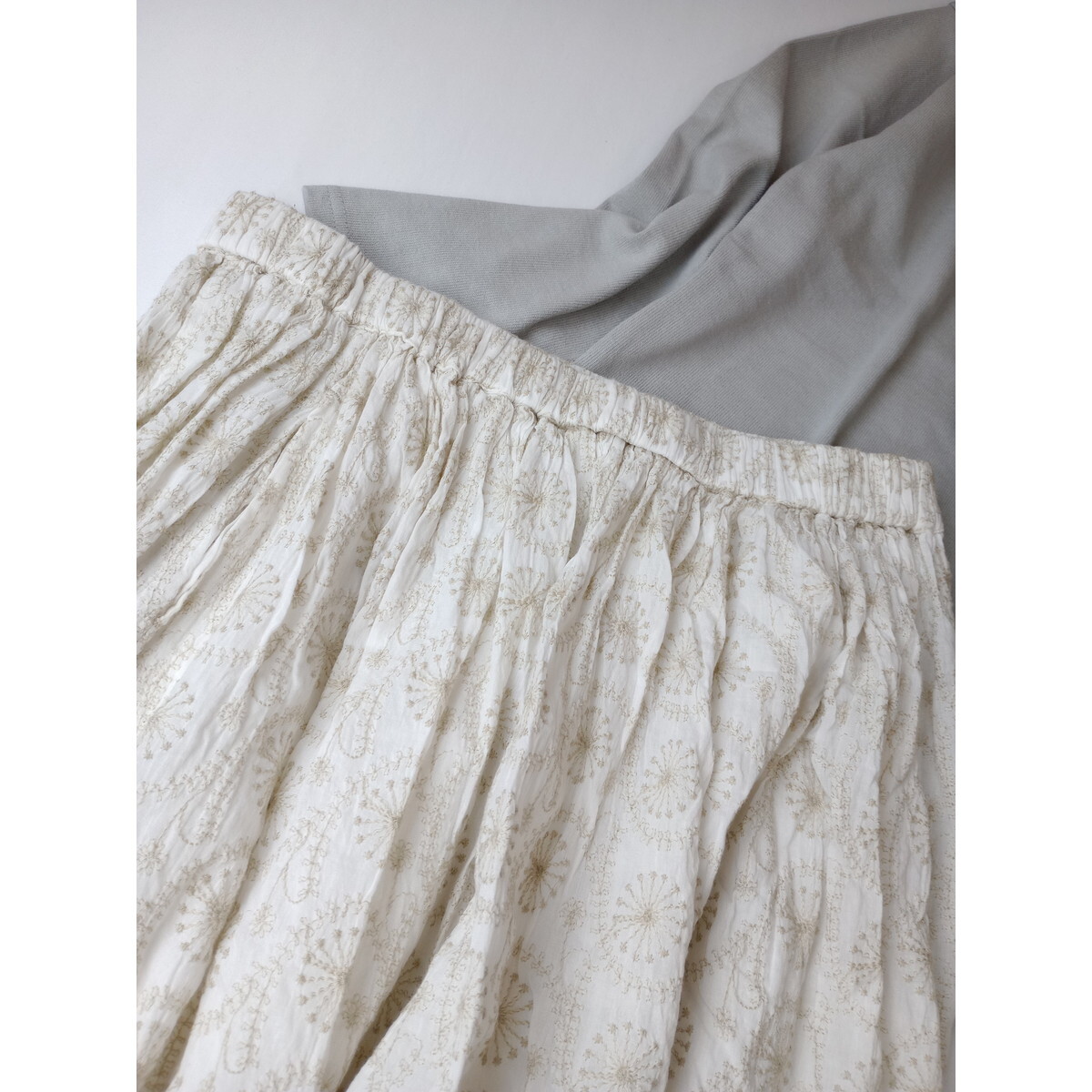 studio CLIP スタディオクリップ スタジオクリップ「ふわり、風をまとう。」コットン100％ 刺繍 ロングスカート LL 白 ホワイト (15Y+9072)の画像2