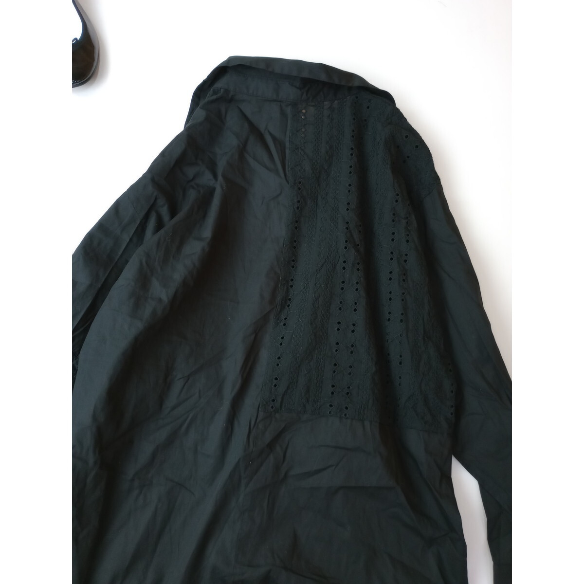 JEANASIS ジーナシス「これ一枚で雰囲気あふれる」コットン 綿 100％ カットワークレース シャツ 長袖 黒 ブラック (5Y+8207)