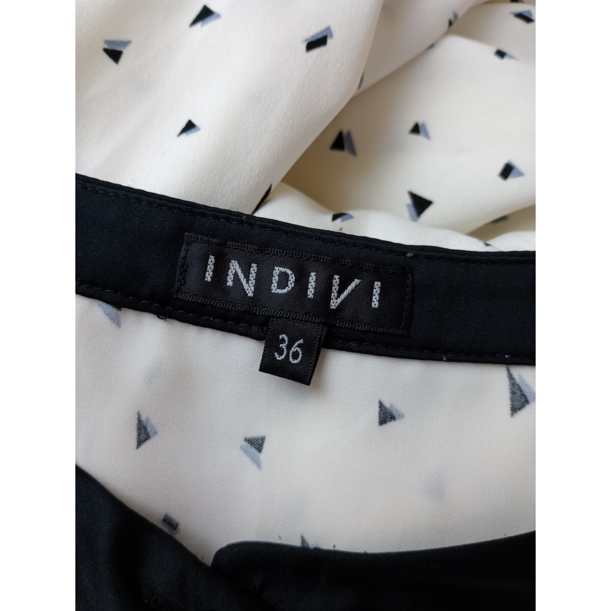 INDIVI インディヴィ「柄を着て、平凡な毎日にドラマチックを」バンドカラー アソート柄 プリント シャツ ブラウス 長袖 36 (5Y+9371)の画像5