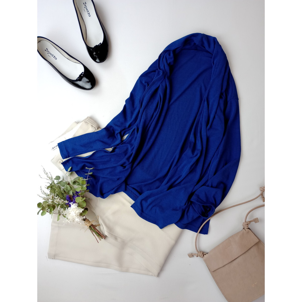ナチュラルビューティーベーシック「青い海と青いわたし」差し色 長袖 ニット カーディガン 羽織り Ｍ(26K+8522)_画像1