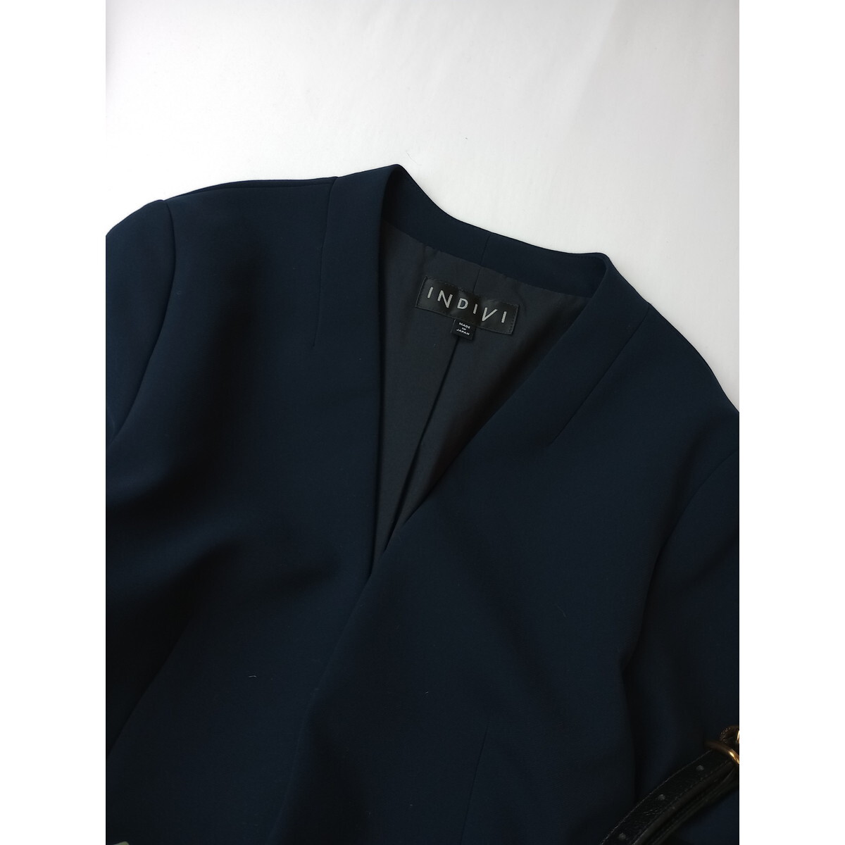 INDIVI インディヴィ「賢い女性は美しい」ノーカラー ジャケット 羽織り ネイビー 紺色 日本製 (65K+9052)☆_画像2