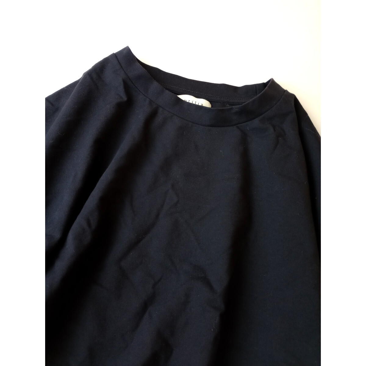 antilia アンティリア「ワードローブにわたしを新発見。」半袖 裾ゴム ブラウス プルオーバー ネイビー (54K+8393)の画像2