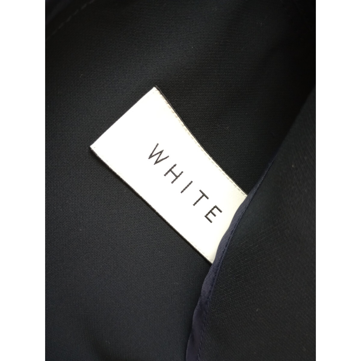 WHITE THE SUIT COMPANY ホワイト ザ・スーツカンパニー「賢い女性は美しい」ノーカラー ジャケット 36 ネイビー 紺 (50S+0928)の画像5