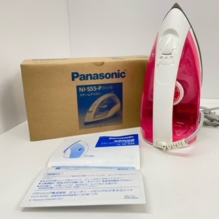 【Panasonic】スチームアイロン NI-S55-P ピンク 2013年製の画像1