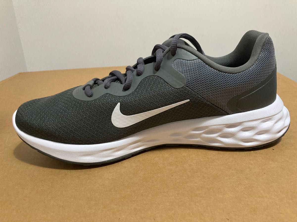 新品28cmNIKEナイキ レボリューション 6 メンズ ロード ランニングシューズウォーキングシューズフィットネスシューズ