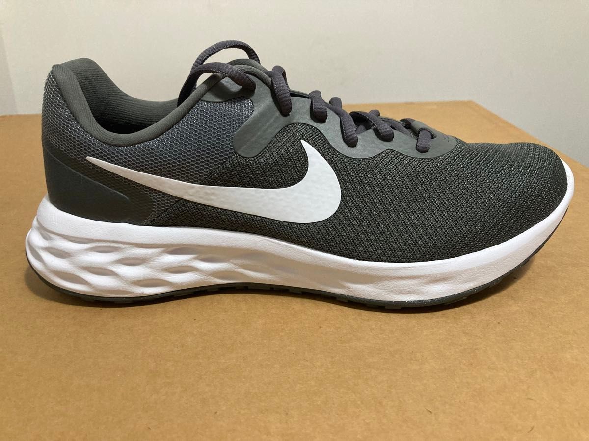 新品28cmNIKEナイキ レボリューション 6 メンズ ロード ランニングシューズウォーキングシューズフィットネスシューズ