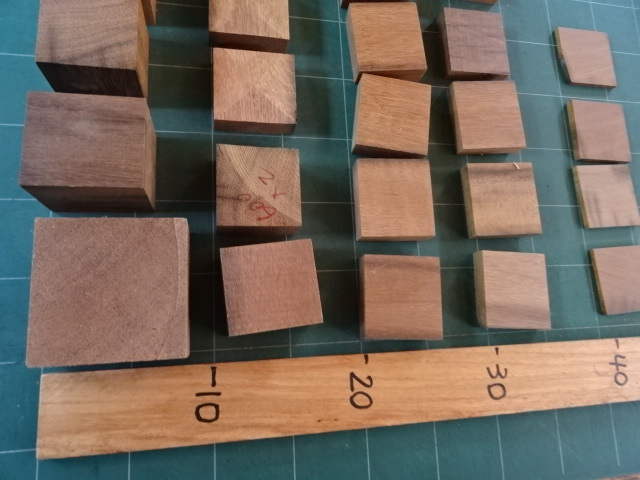 木材の端材　(サイズ色々)　材は不明　加工あるが汚れもあり、雑貨製作、DIY、工作等に　111円スタート!　_画像7