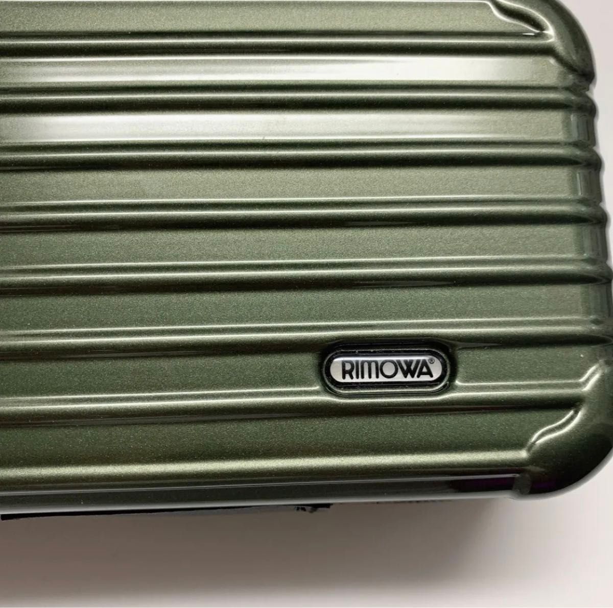 エバー航空　ファーストクラスリモワポーチ　カーキー ダークグリーン RIMOWA  アメニティ