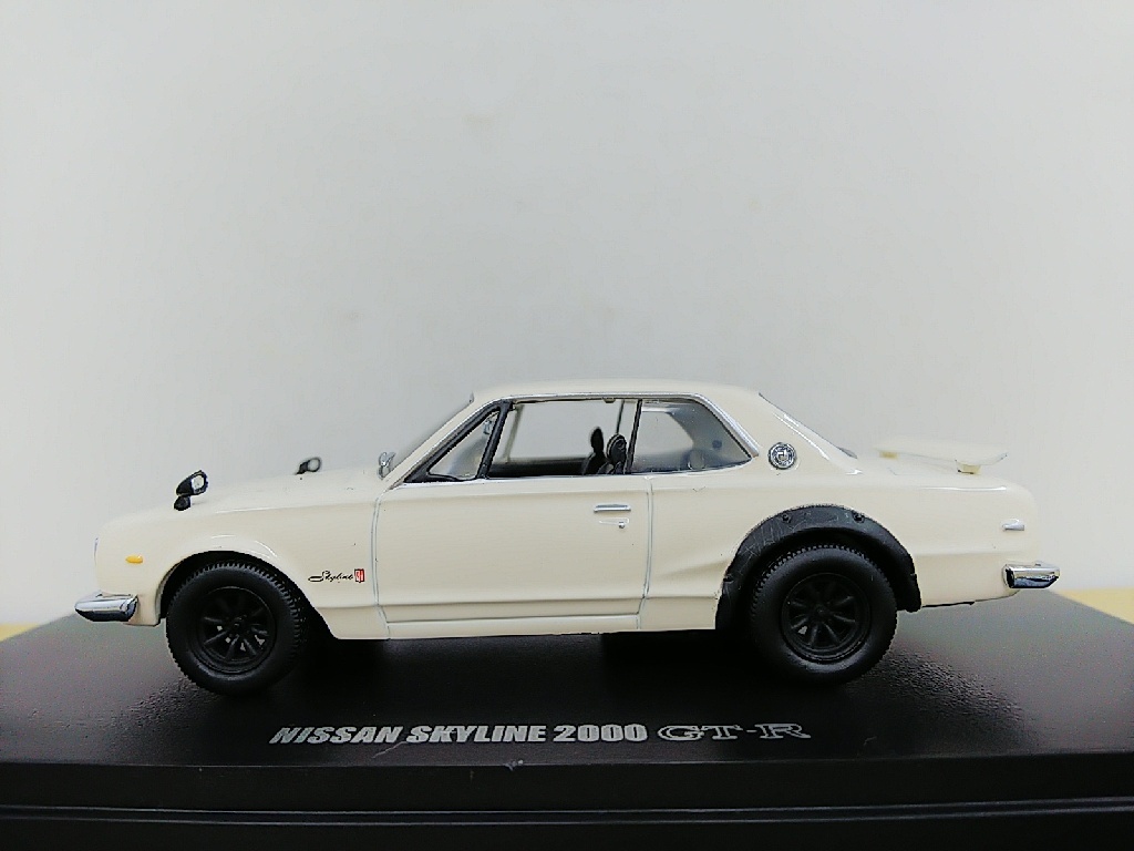 ■ 京商 1/43 NISSAN SKYLINE 2000 GT-R ホワイト ハコスカ日産スカイライン モデルミニカーの画像1