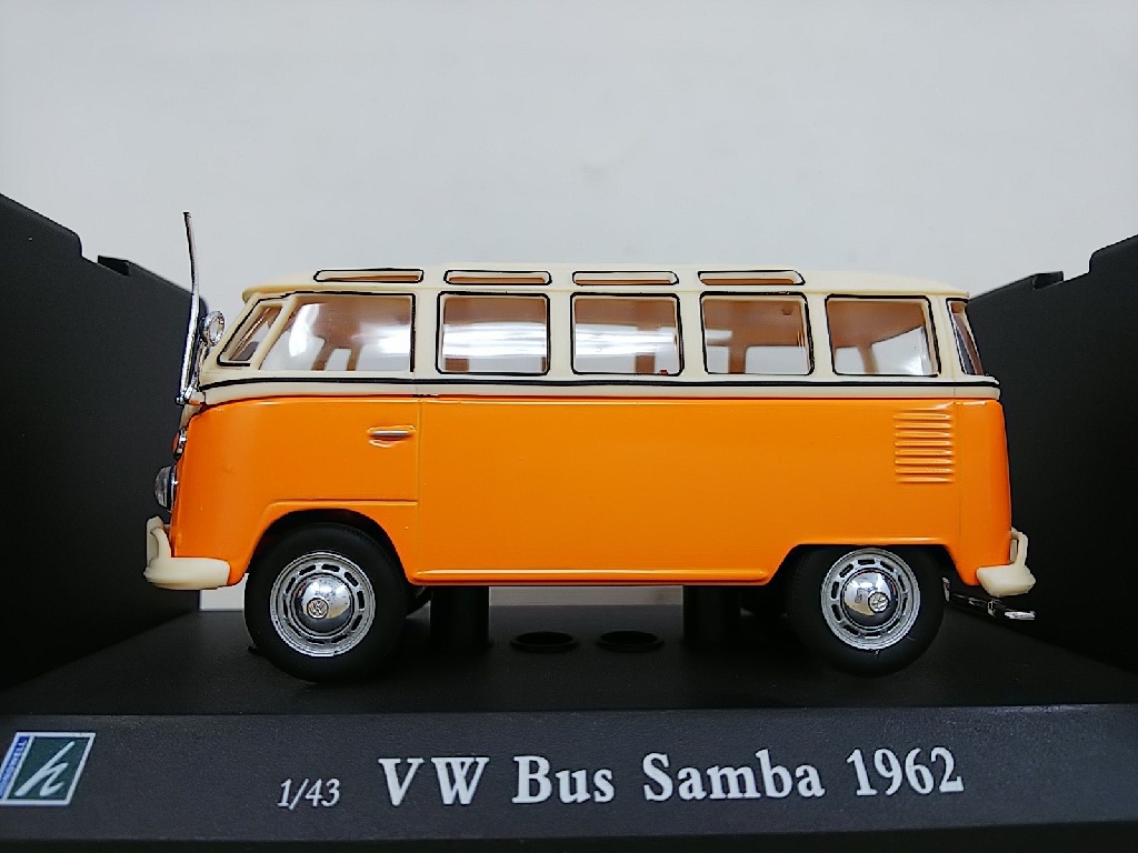 ■ HONGWELL/Cararamaホンウェル・カララマ 1/43 VW BUS SAMBA 1962 オレンジ×ベージュ フォルクスワーゲンバス・サンバ モデルミニカーの画像1