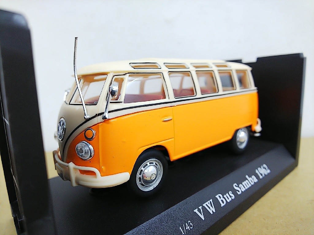 ■ HONGWELL/Cararamaホンウェル・カララマ 1/43 VW BUS SAMBA 1962 オレンジ×ベージュ フォルクスワーゲンバス・サンバ モデルミニカーの画像2