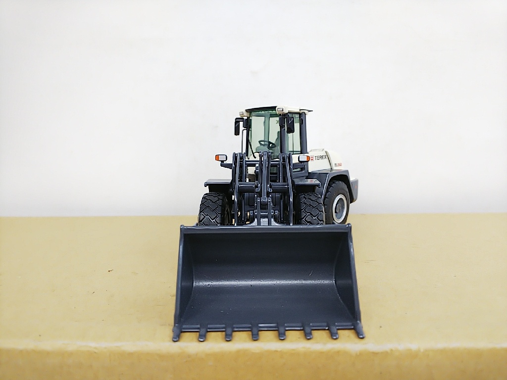 ■ NZG MODELLE 1/50 TEREX TL260 WHEELED LOADER ブルドーザー モデルミニカーの画像2