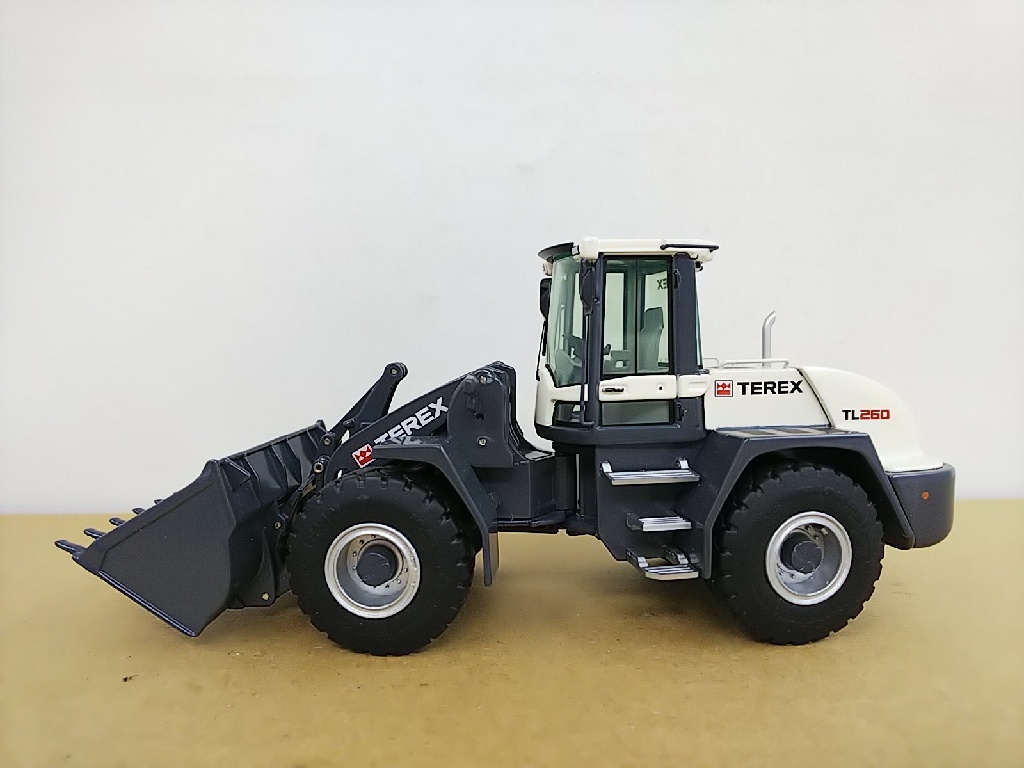 ■ NZG MODELLE 1/50 TEREX TL260 WHEELED LOADER ブルドーザー モデルミニカーの画像1