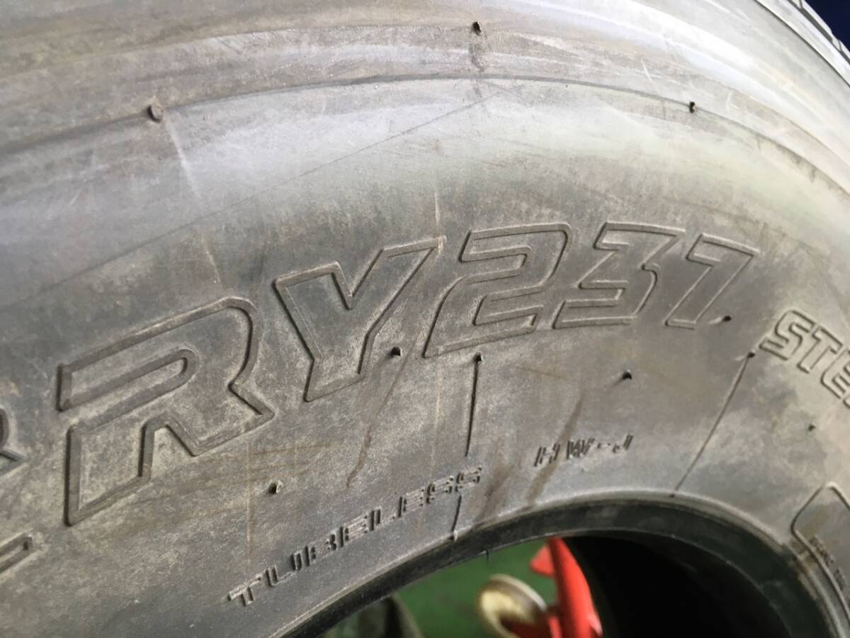 s392-4-4 ☆225/90R17.5 中古1本！ ヨコハマ RY237 2018年製 残溝8ｍｍ スペア用に♪ K35_画像6