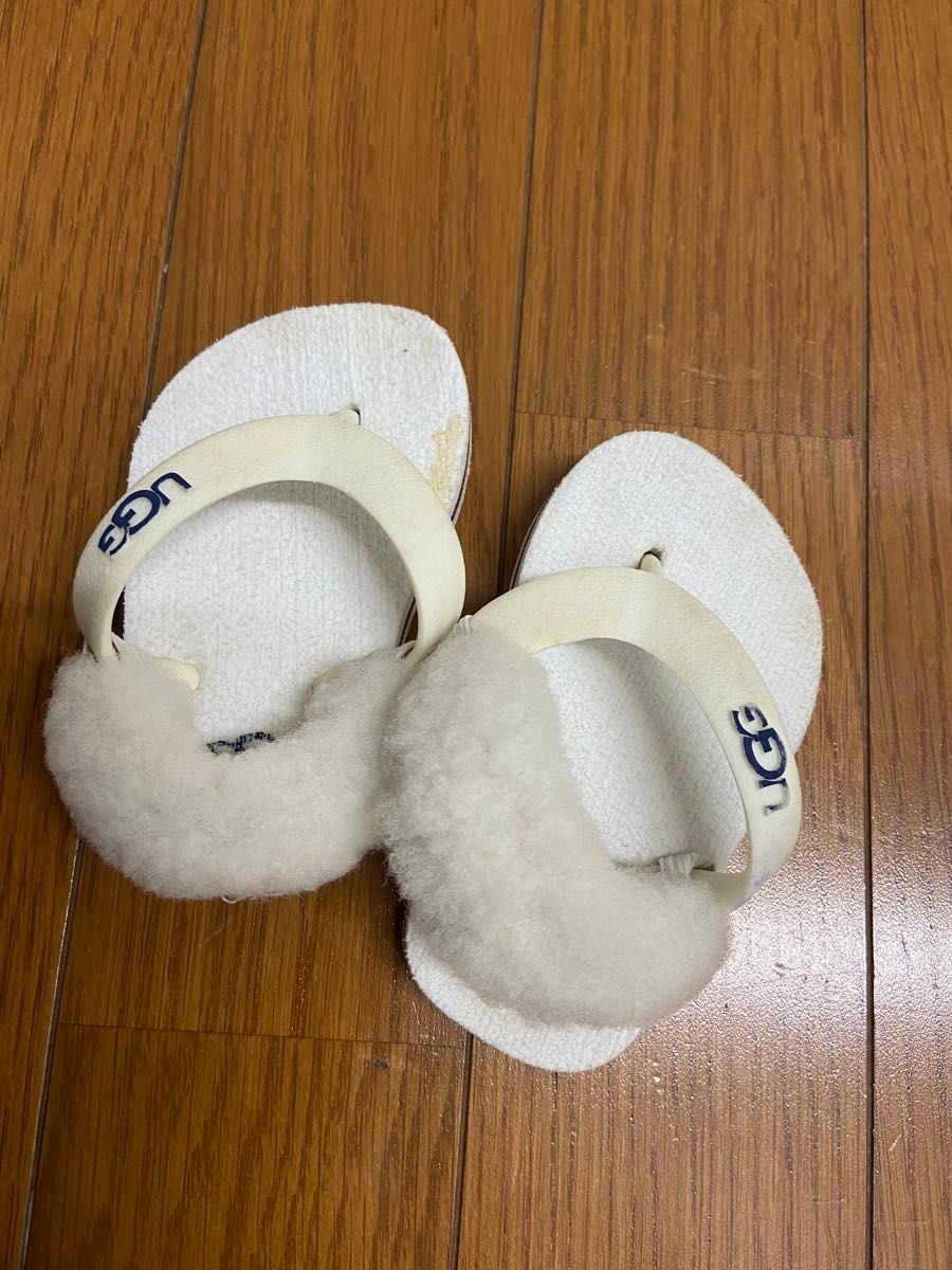 サンダル　UGG ベビー