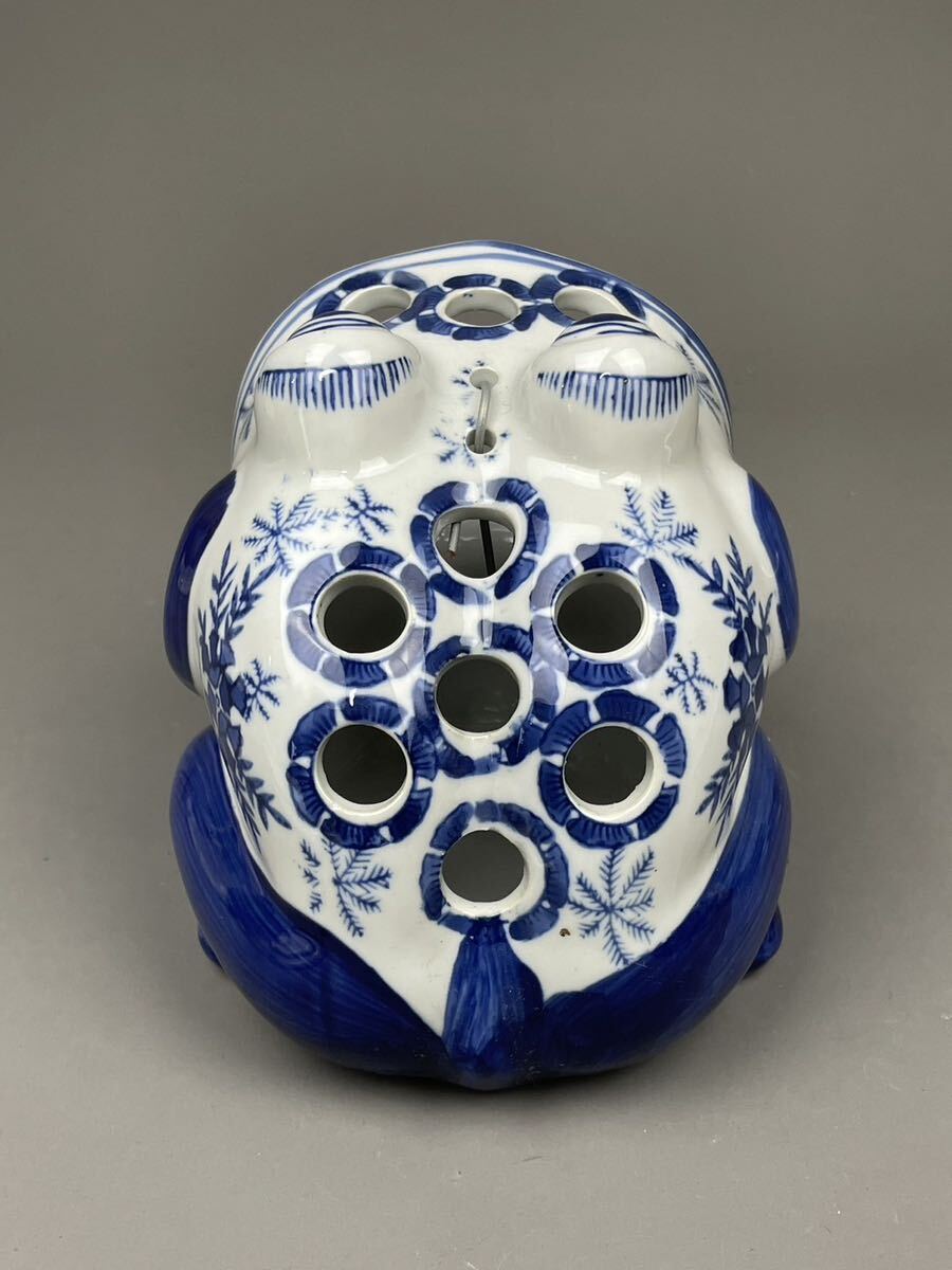 .20) blue and white ceramics . frog .... open censer .. fragrance .. mosquito repellent incense stick inserting ceramics made beautiful goods retro interior ornament thing ornament objet d'art 