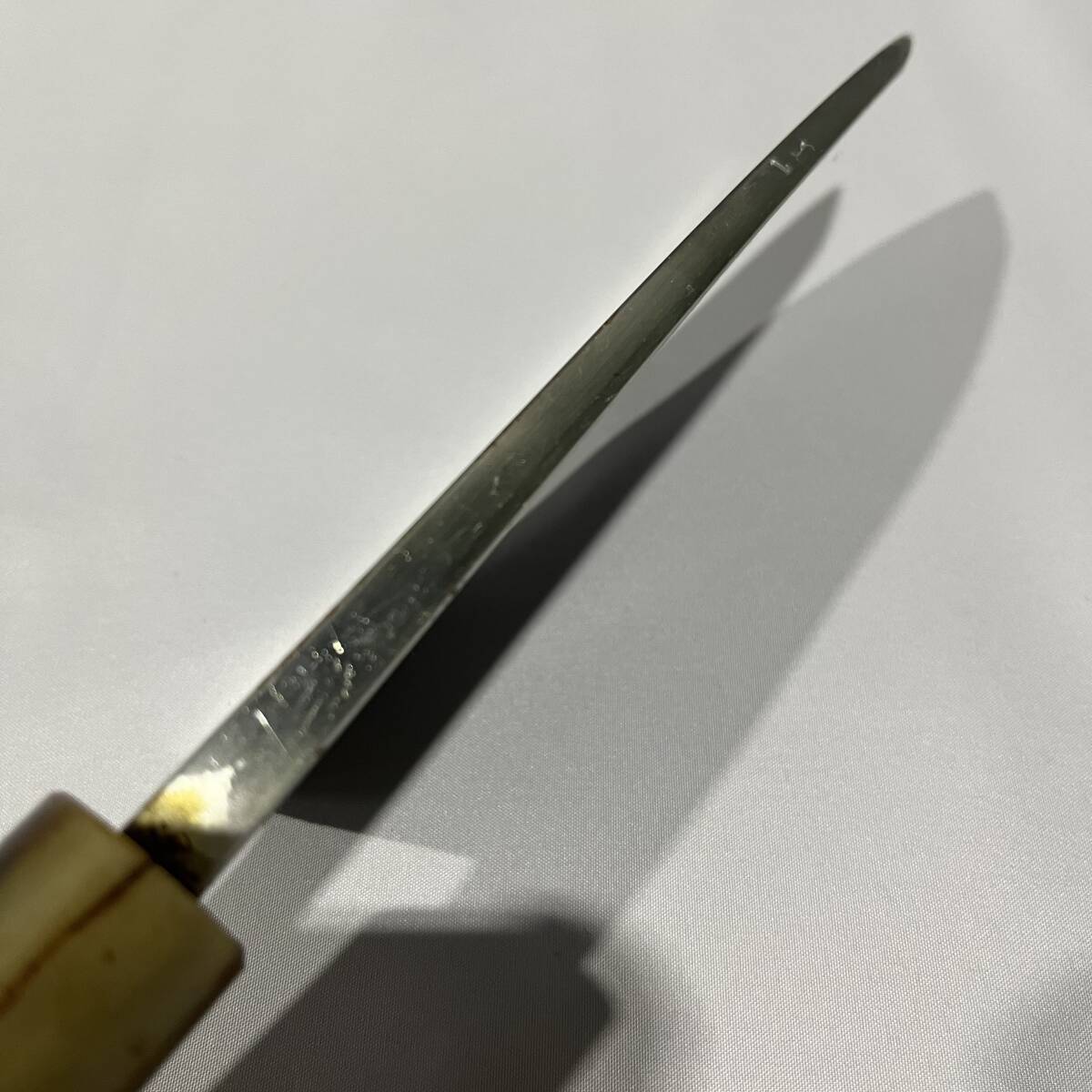 堺一文字光秀 鍛 出刃包丁 刃物 和包丁 片刃 刃渡り13.5cm 中古品_画像8