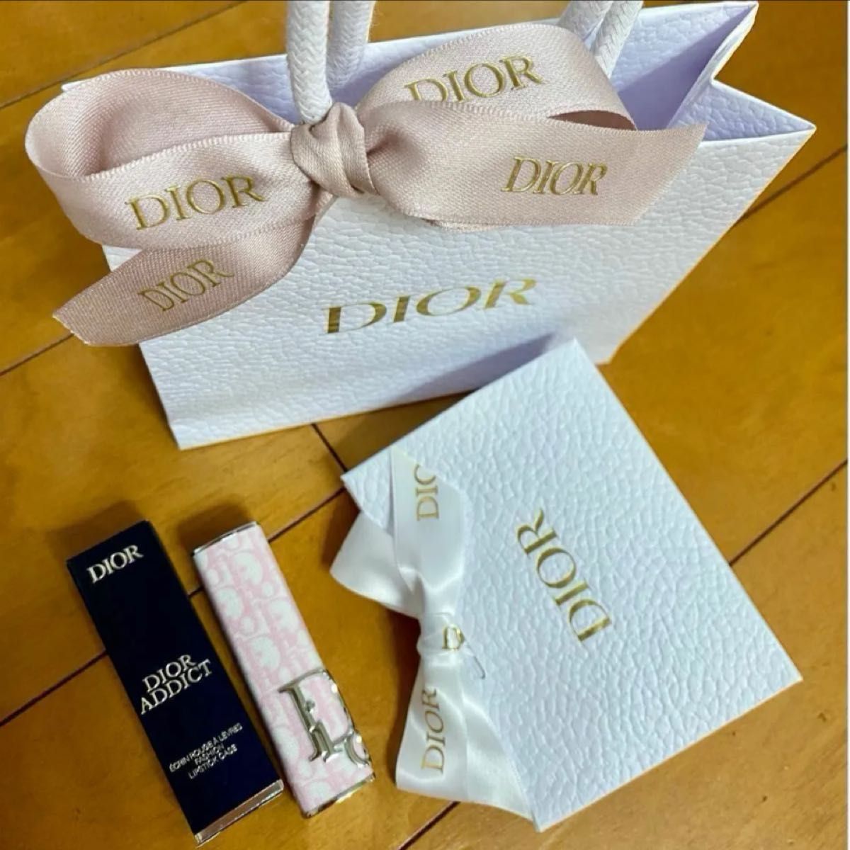 【新品未使用】DIOR　ディオール 2024年春 限定ピンクリボン付き ラッピングセット ショッパー（小）+ ギフトボックス