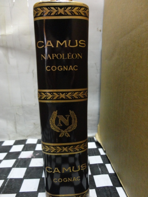 m9971 古酒未開栓 コニャック カミュ ナポレオン ブック 700ml ブランデー COGNAC CANUS NAPOLEONの画像2