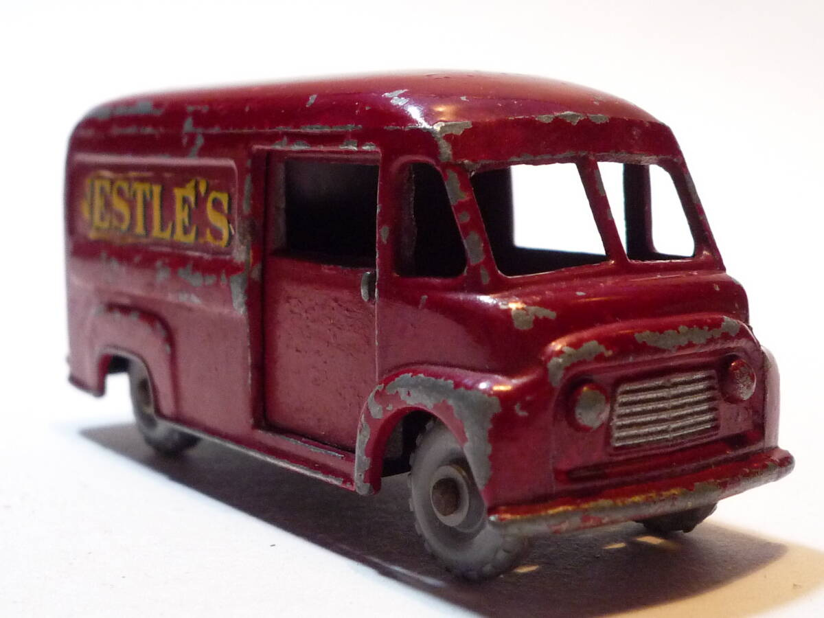 40772 MATCHBOX/マッチボックス レズニー ＃69 COMMER 30 CWT VAN コマー ネスレ バン 英国製 当時物 ビンテージ_画像1