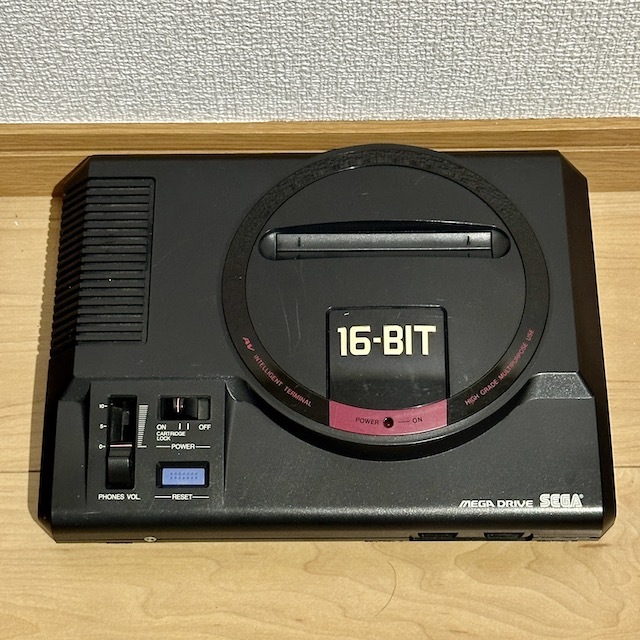 美品 SEGA セガ MD MEGA DRIVE 16BIT 本体 コントローラー アダプター 箱付 通電確認済みの画像7