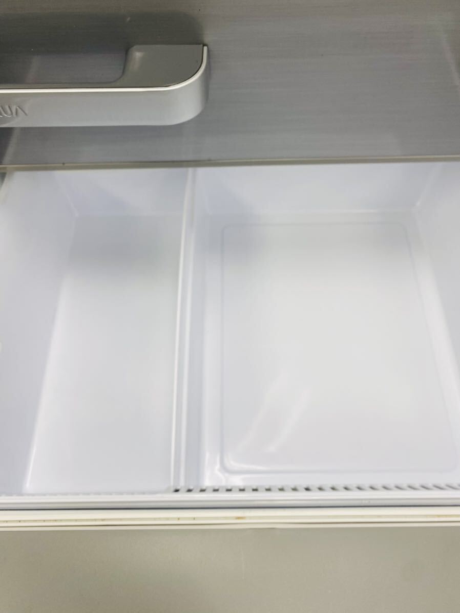 美品 AQUA アクア 冷凍冷蔵庫 355L 右開き 4ドア 真ん中冷凍室 脱臭 除菌 LED庫内灯 全段強化処理ガラス棚 AQR-36J 2020年製_画像6