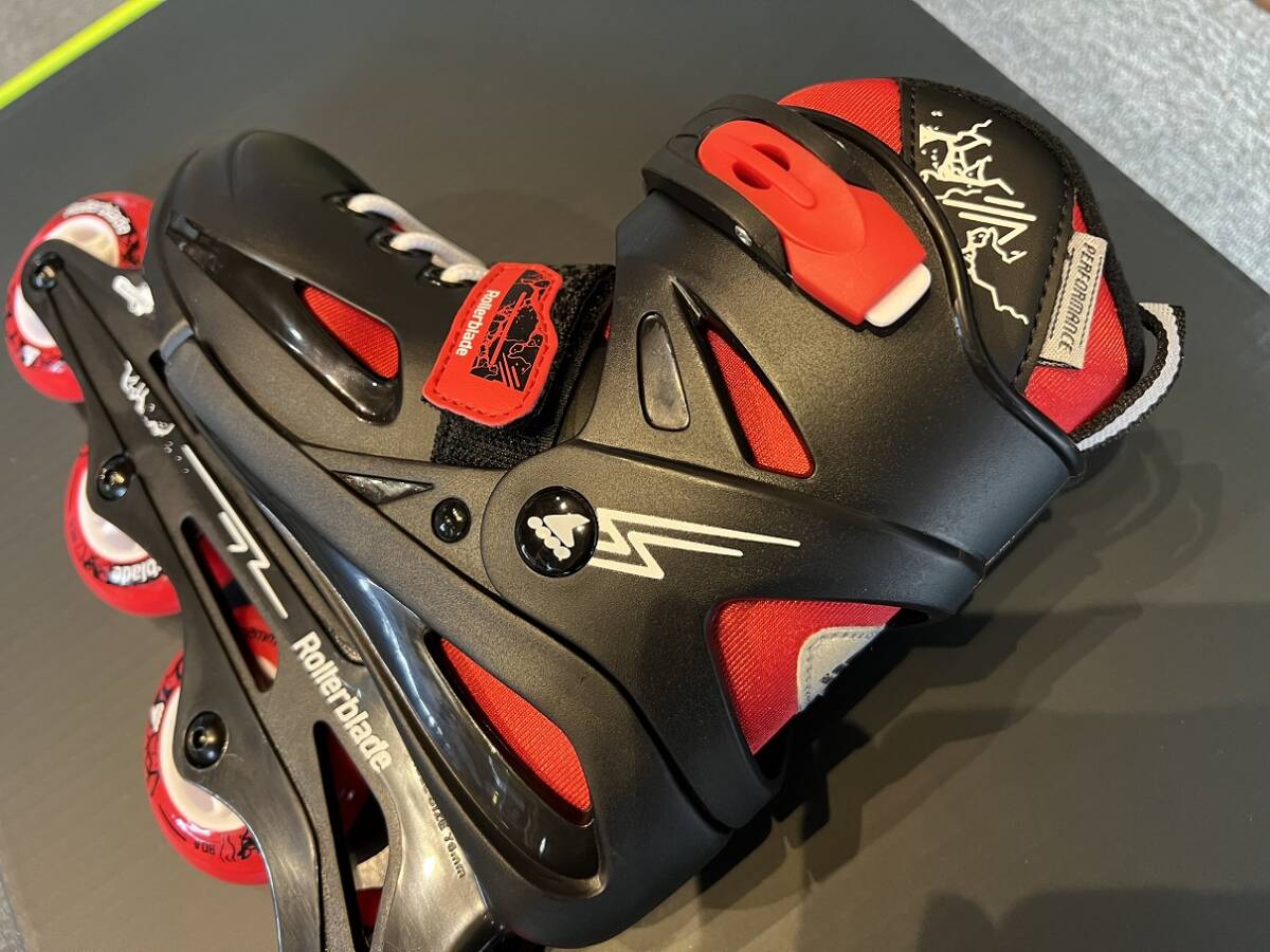 新品！未使用品！NEWモデルジュニアインラインスケート「ROLLERBLADE FURY COMBO Black/Red 23.0㎝-26.0㎝」サイズ調整OK！_画像5