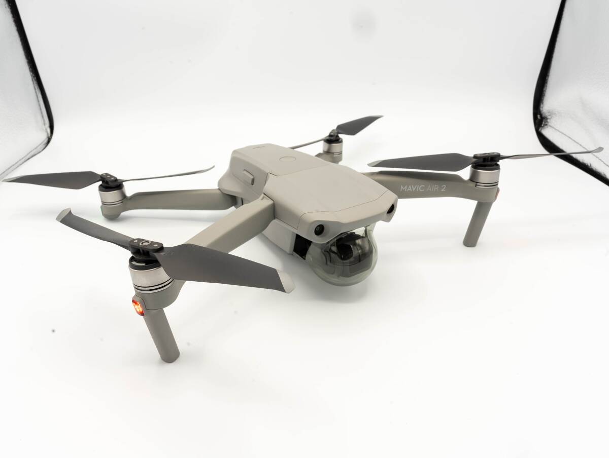 ★DJI 折りたたみ式 ドローン Mavic Air 2 Fly More Combo★中古★の画像1