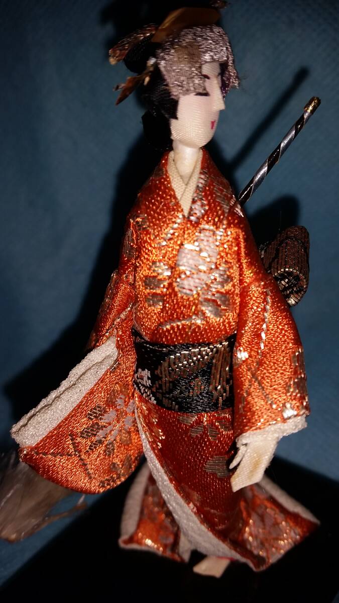 日本人形：和服 着物生地 舞踊 全高約12cm 置物 昭和 貴重 当時物 TAE/オクパナ _画像3