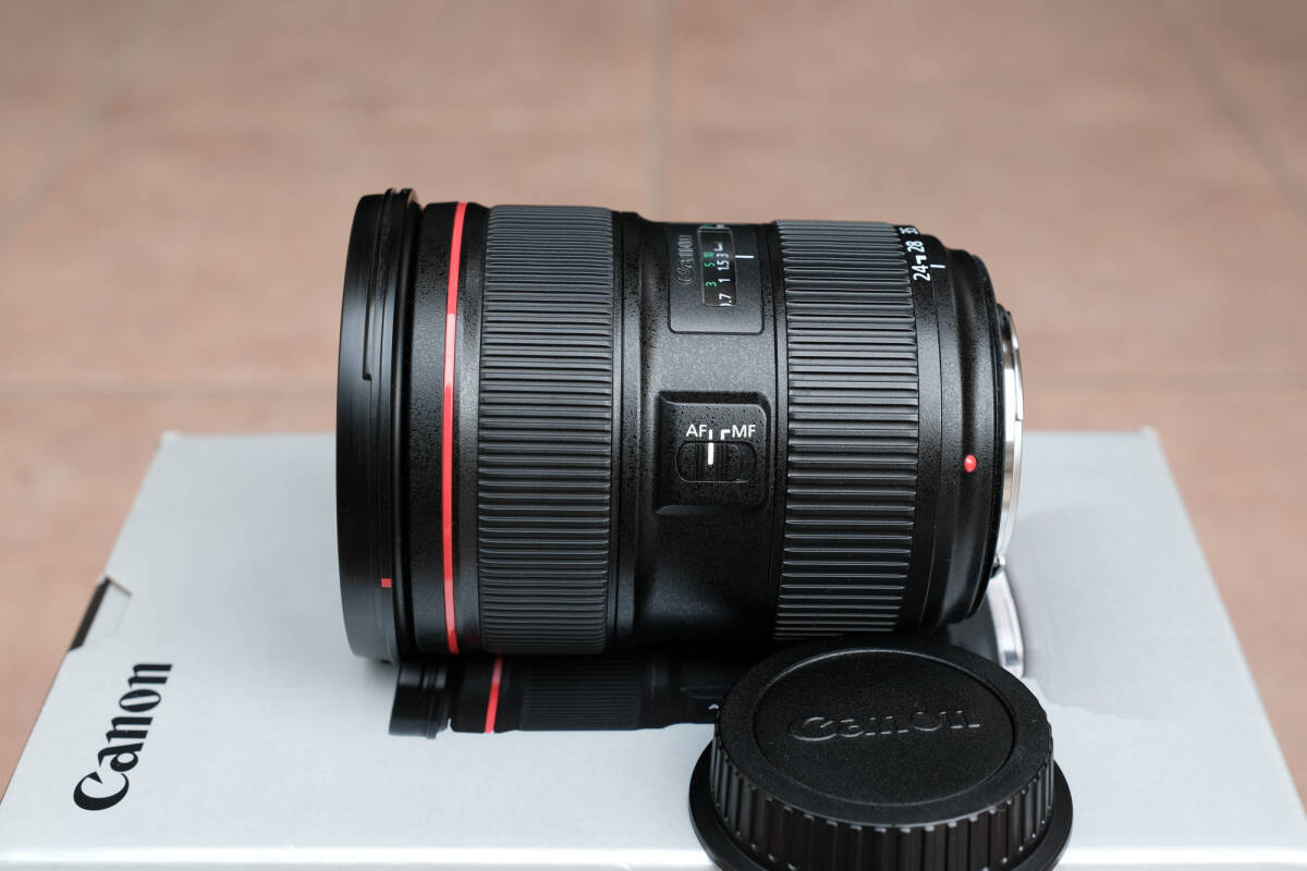 美品 Canon キヤノン EF 24-70mm f2.8 L II USMの画像2