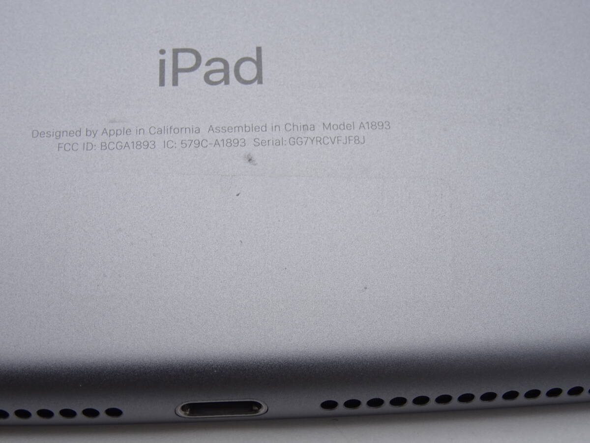 HE-491◆北米版 Wi-Fiモデル iPad 第6世代 32GB MR7F2LL/A スペースグレイ 中古品の画像9