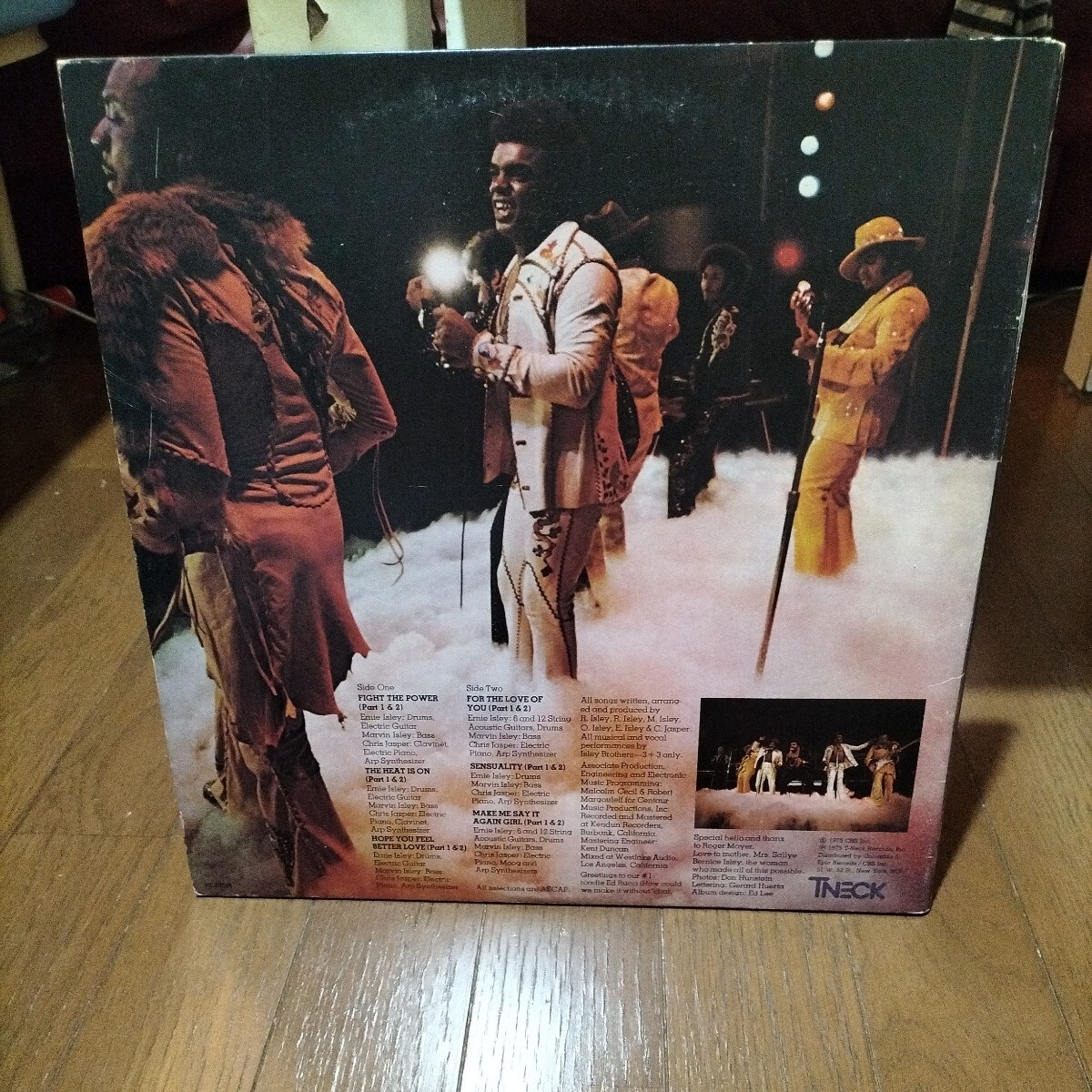 ソウル輸入中古盤レコード The Isley Brothers The Heat is On T Neck 米盤 Soul Funk Rare Groove 名盤 の画像2