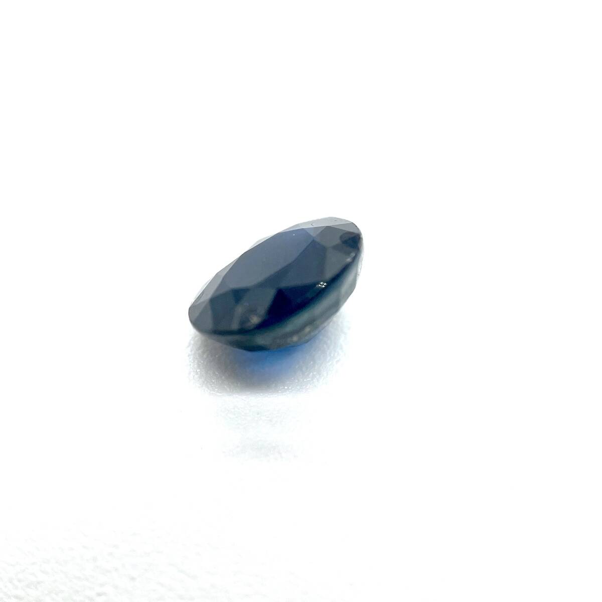 天然サファイア ルース 1.073ct ソーティング付き 約5.5×6.5×3.3mm コランダム 裸石 外し石 大粒 宝石 ジュエリー corundum sapphireの画像3